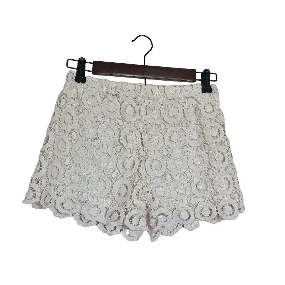Tinseltown Cream Lace Shorts Elastic Waist XS Dainty Beachy Summer Coquette Y2K